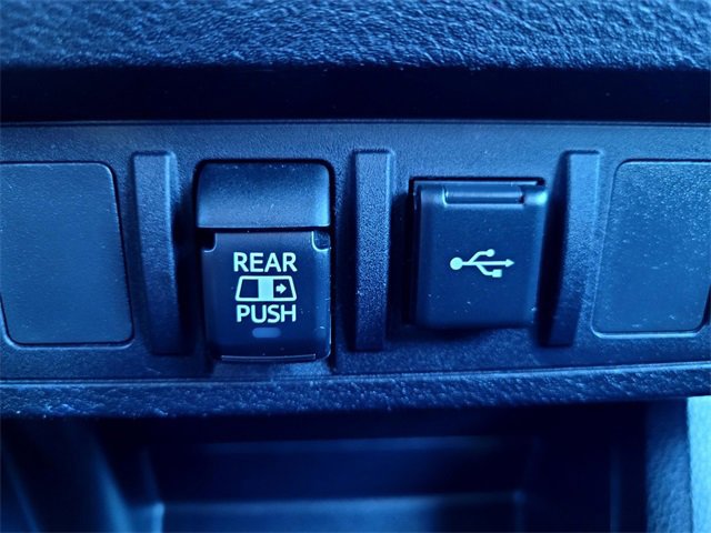 Used 2020 Toyota Tacoma 2WD Double Cab image 16