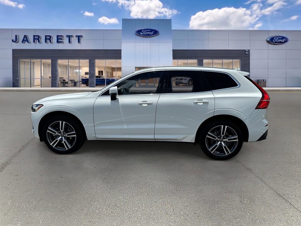 Used 2021 Volvo XC60 T5 Momentum w/ Premium Package FWD image 4