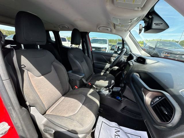 Used 2023 Jeep Renegade Latitude AWD/4WD image 24