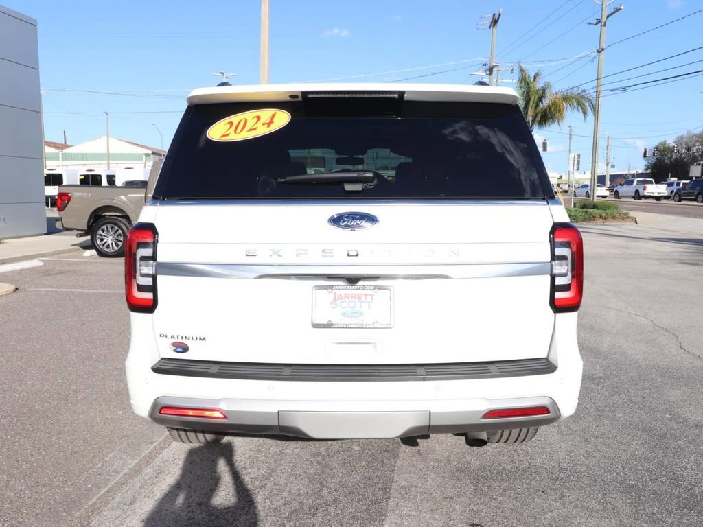 Certified 2024 Ford Expedition Platinum image 4