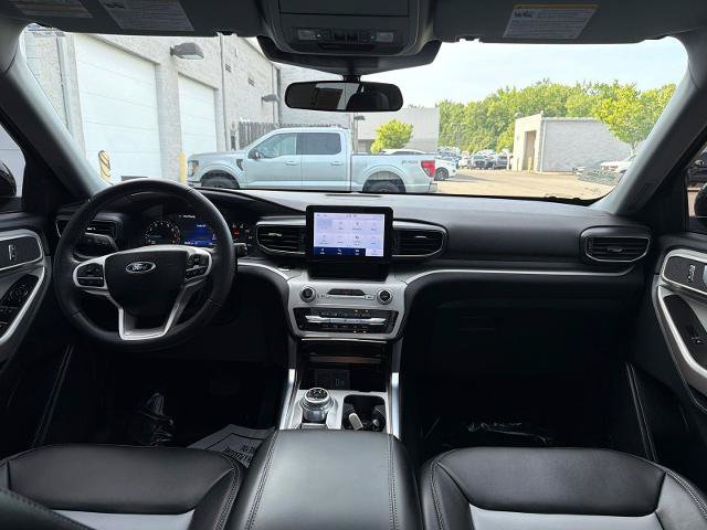 Certified 2024 Ford Explorer XLT w/ Equipment Group 202A AWD/4WD image 2