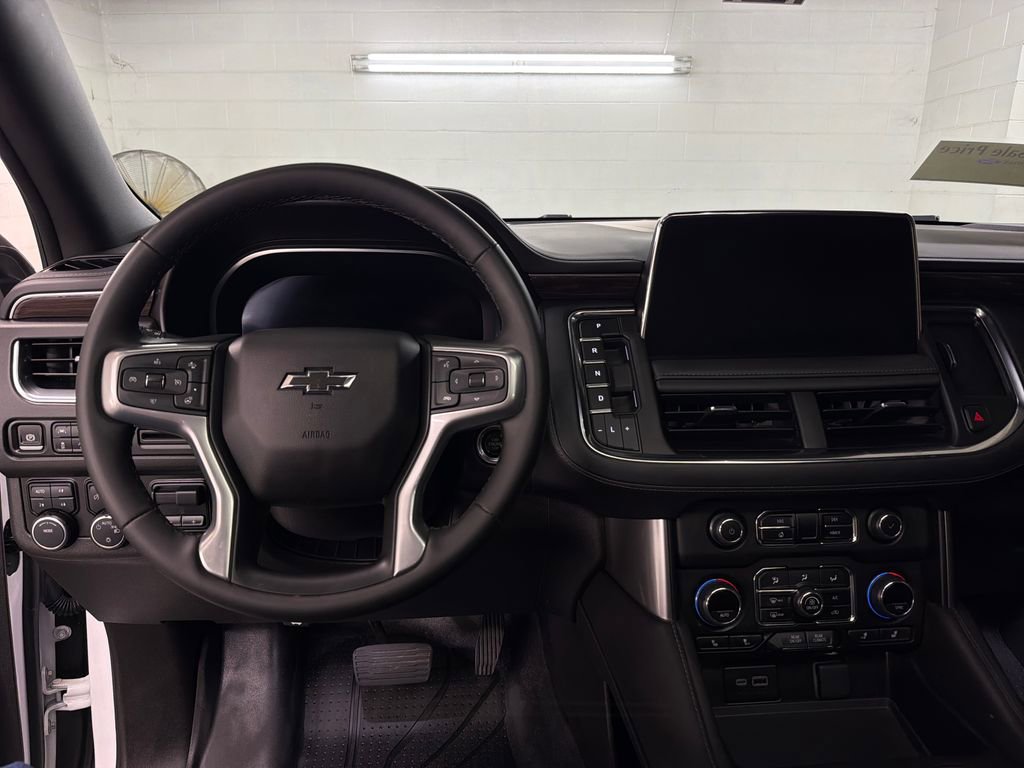Used 2024 Chevrolet Tahoe Z71 w/ Luxury Package AWD/4WD image 9