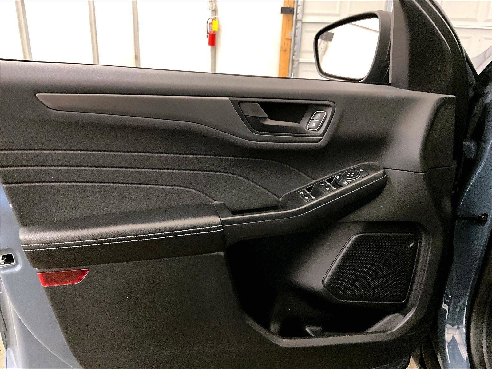 Certified 2023 Ford Escape Active AWD/4WD image 22