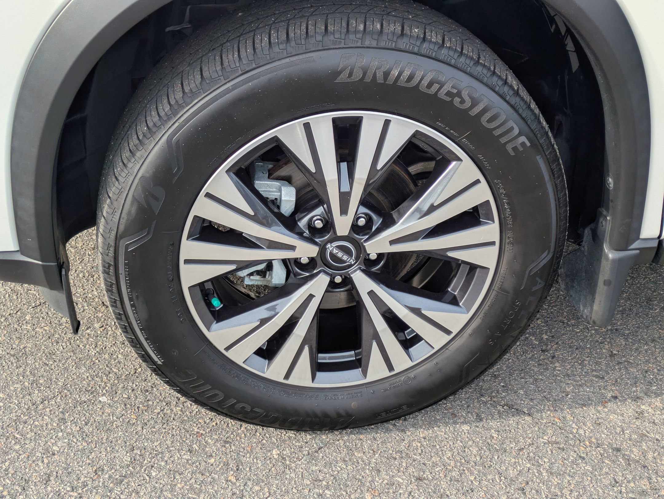 Used 2022 Nissan Rogue SV w/ SV Premium Package image 10