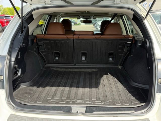 Used 2018 Subaru Outback 3.6R Touring AWD/4WD image 34