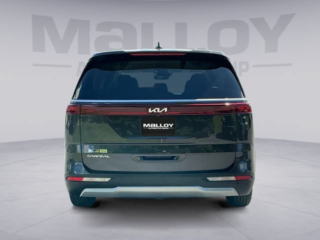 Used 2024 Kia Carnival LX FWD image 4