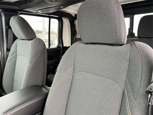 Used 2025 Jeep Gladiator Sport image 24