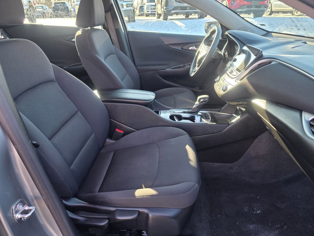 Used 2024 Chevrolet Malibu LT image 30