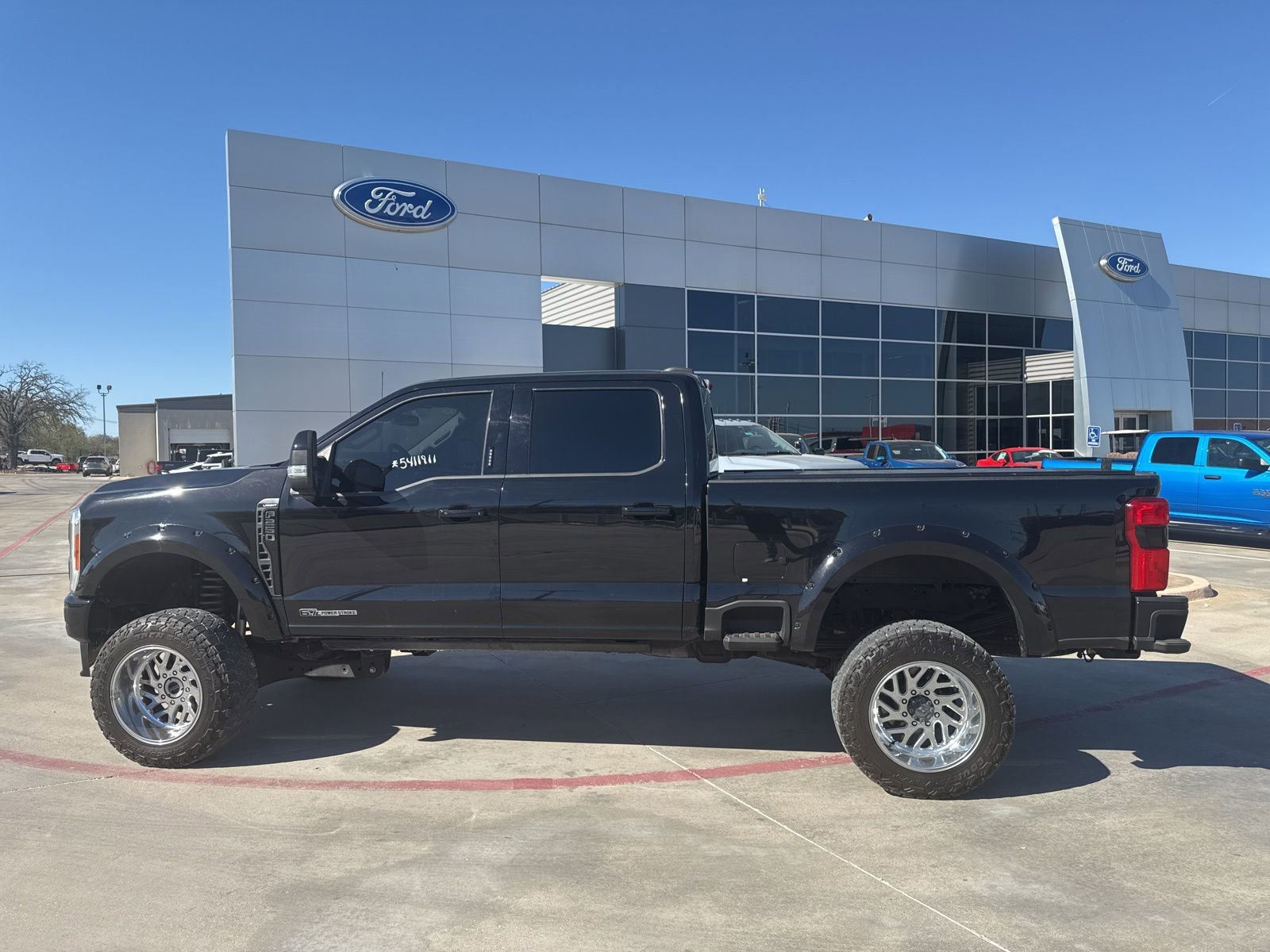 Certified 2023 Ford F250 Lariat w/ Lariat Ultimate Package image 8