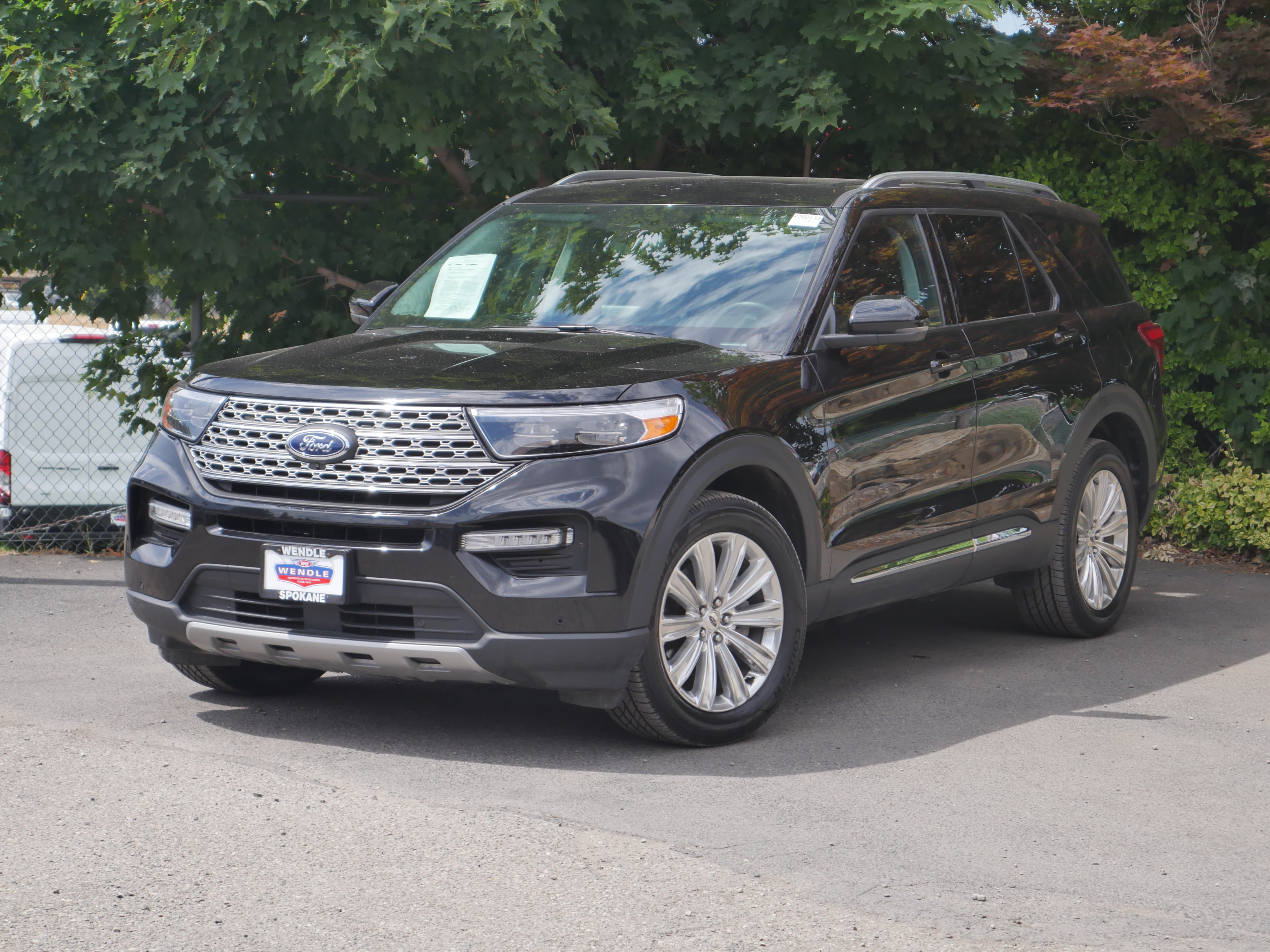 Certified 2024 Ford Explorer Limited w/ Limited Technology Package AWD/4WD image 2