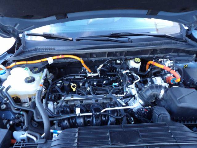 Certified 2025 Ford Escape Platinum w/ Premium Technology Package AWD/4WD image 15