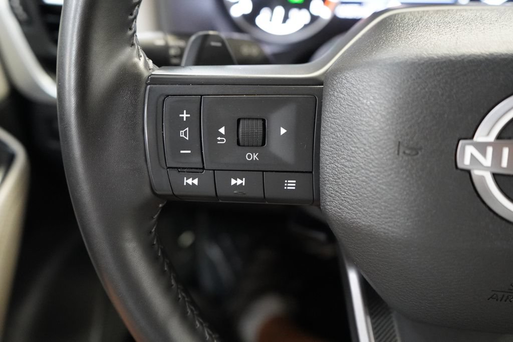 Used 2025 Nissan Rogue SV FWD image 30