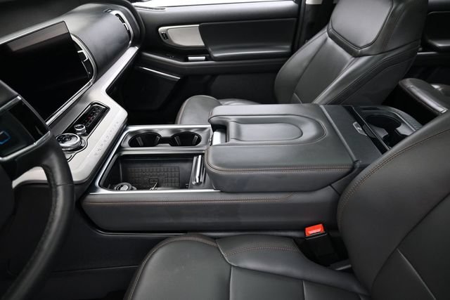 Certified 2025 Ford Expedition Active AWD/4WD image 30
