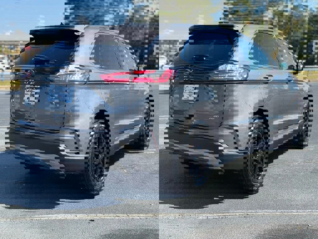 Certified 2023 Ford Edge SEL image 3