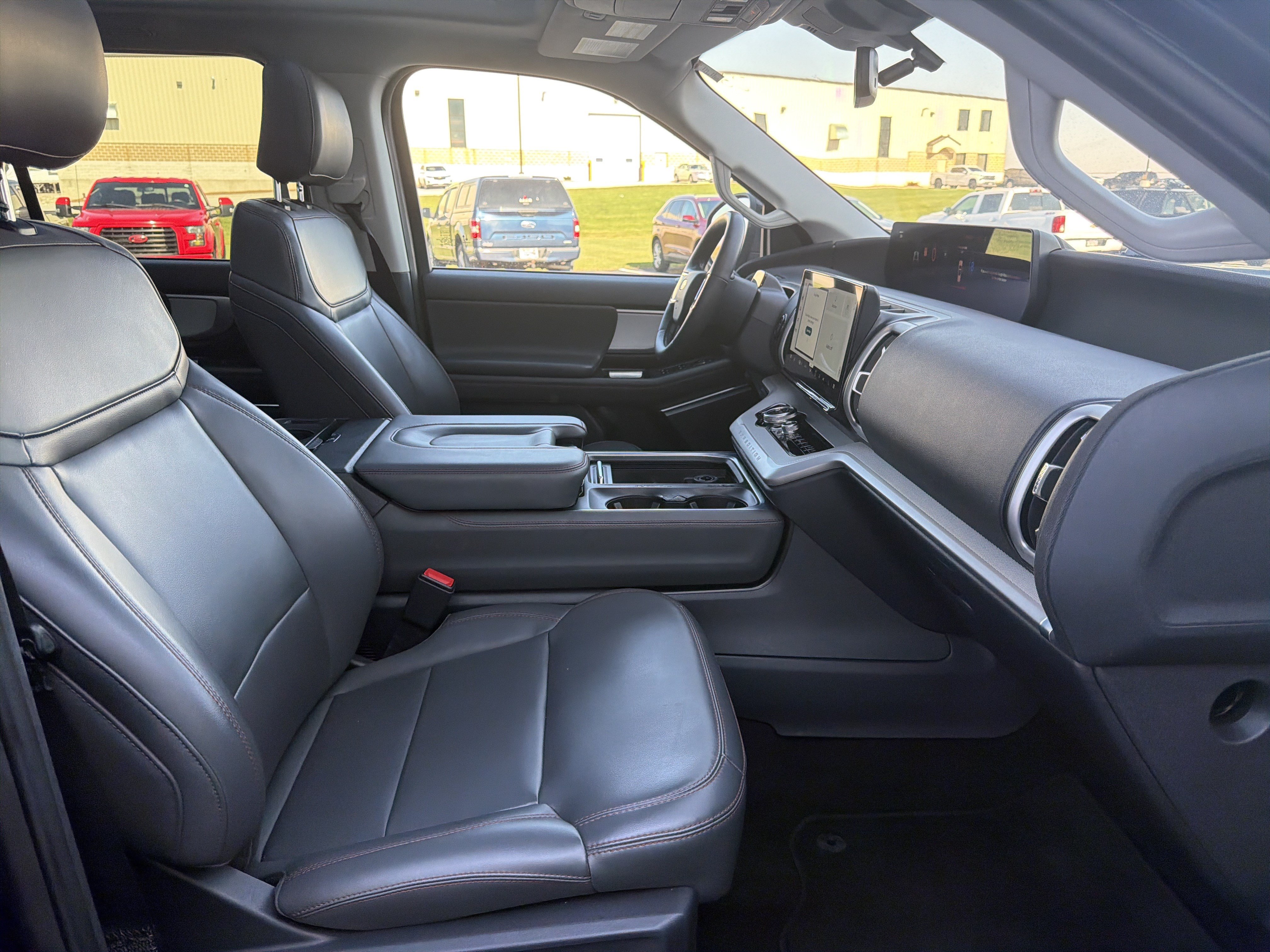 Certified 2025 Ford Expedition Active AWD/4WD image 47