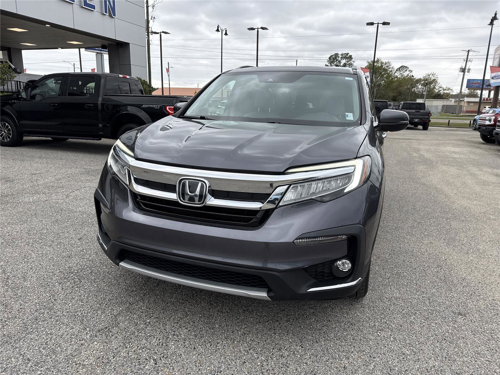 Used 2022 Honda Pilot Touring image 2