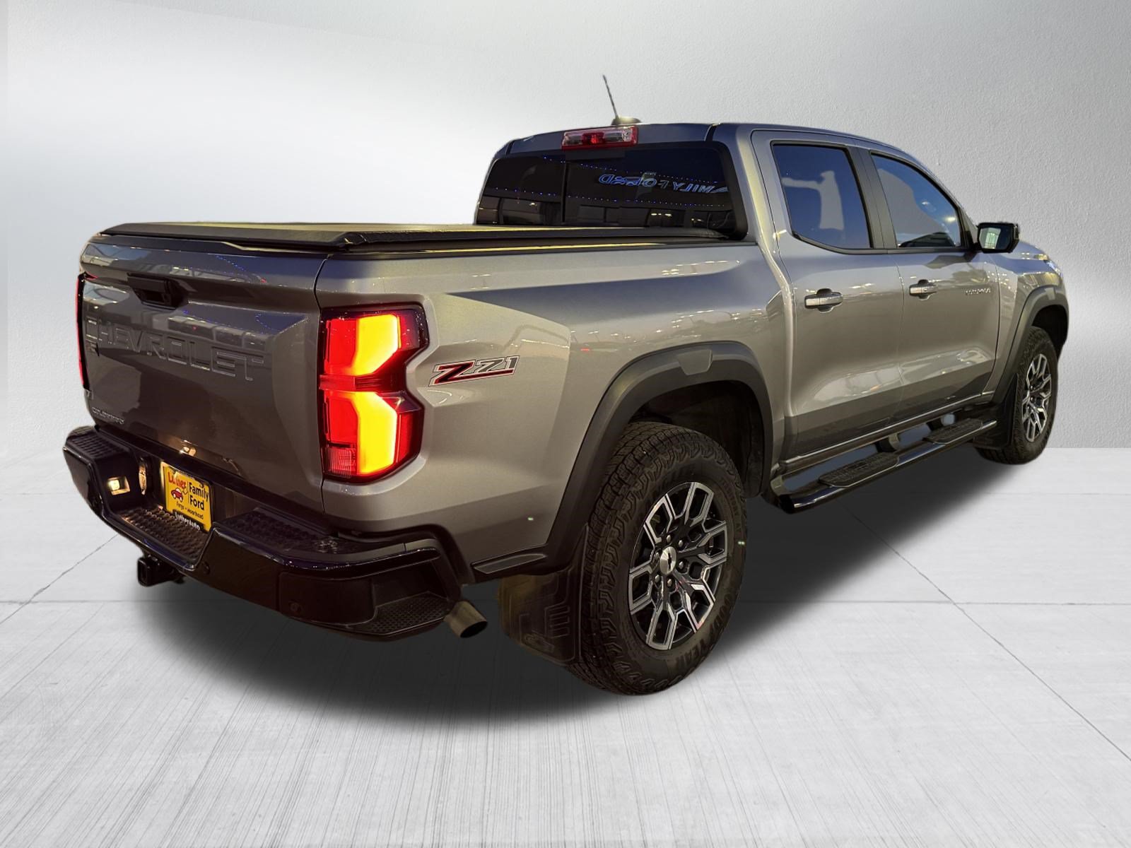 Used 2024 Chevrolet Colorado Z71 w/ Z71 Convenience Package 2 AWD/4WD image 7