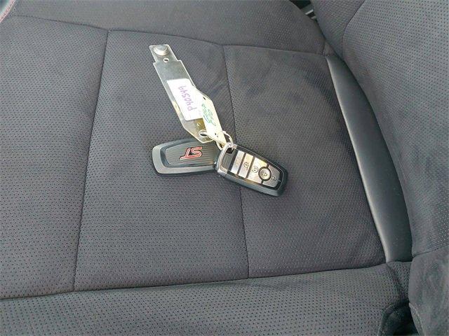 Certified 2025 Ford Explorer ST image 35