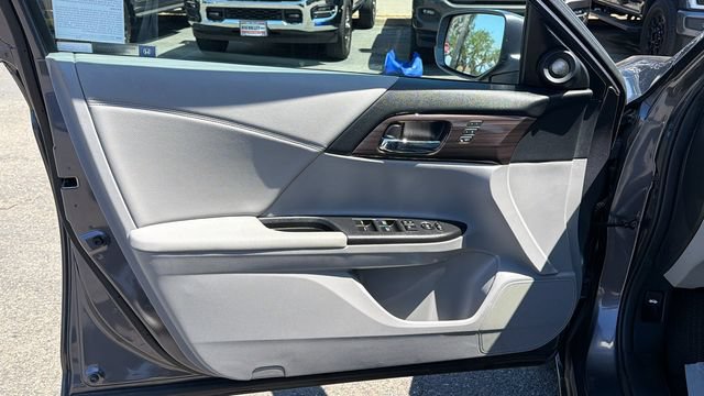 Used 2017 Honda Accord EX-L image 17