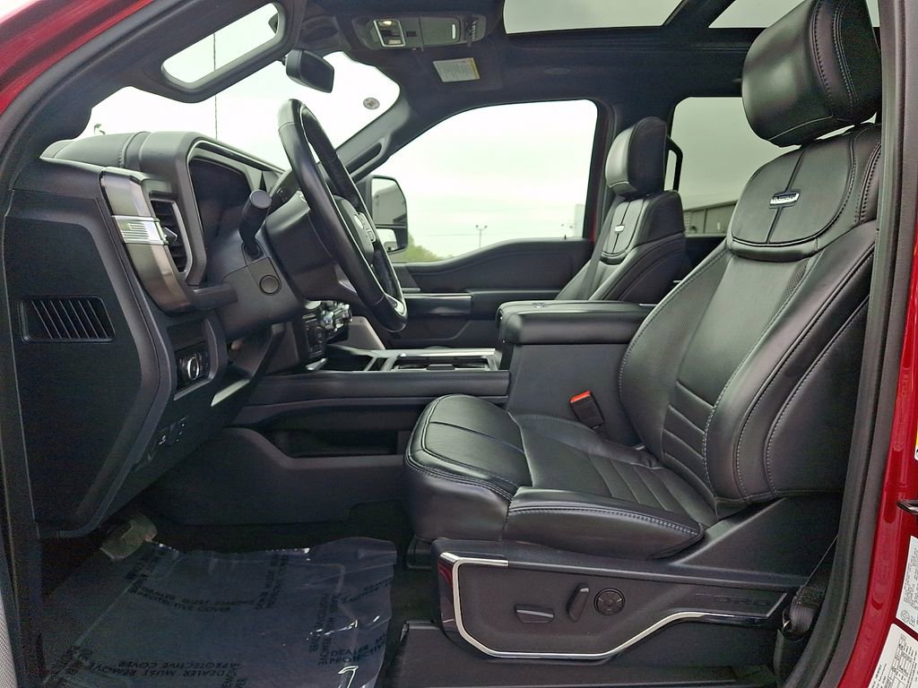 Certified 2025 Ford F250 Platinum w/ FX4 Off-Road Package AWD/4WD image 13