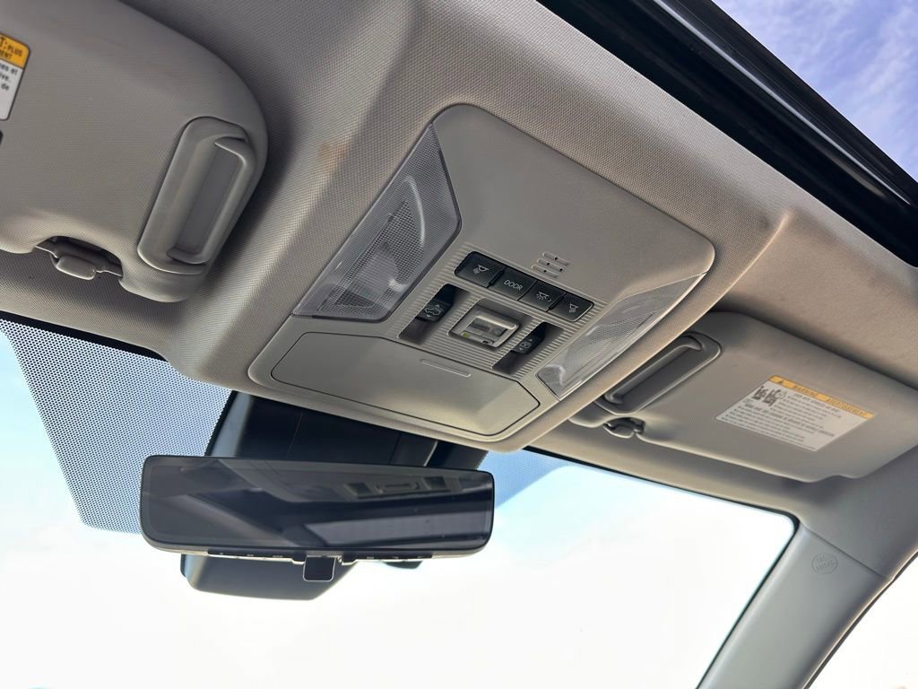 Used 2021 Toyota RAV4 Limited AWD/4WD image 25