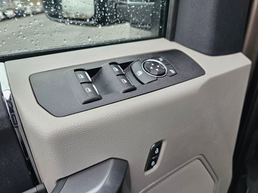 Certified 2022 Ford F250 XLT w/ XLT Value Package image 19