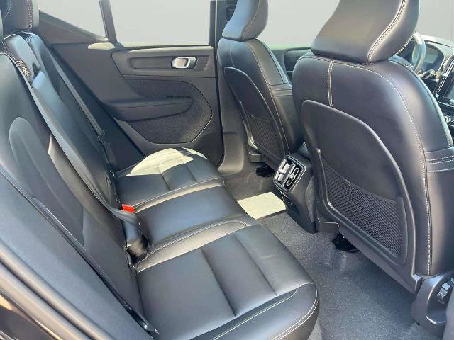 Used 2024 Volvo XC40 B5 Core AWD/4WD image 12