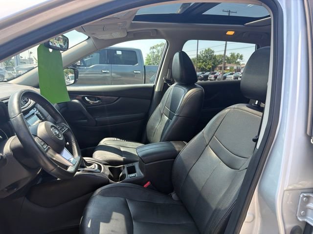 Used 2017 Nissan Rogue SL w/ SL Premium Package AWD/4WD image 19