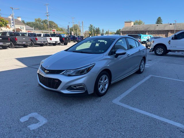Used 2018 Chevrolet Cruze LT w/ Convenience Package FWD image 5