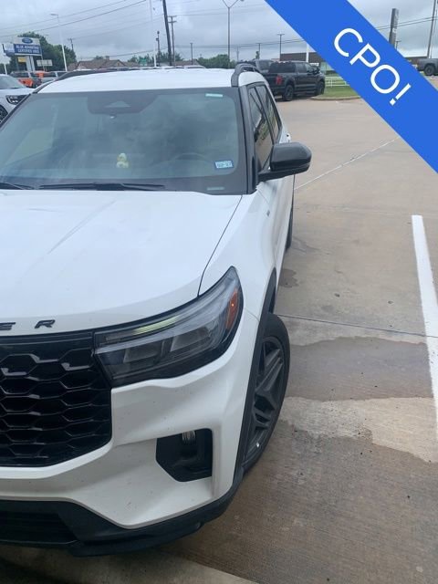 Certified 2025 Ford Explorer ST-Line w/ Premium Package RWD image 1