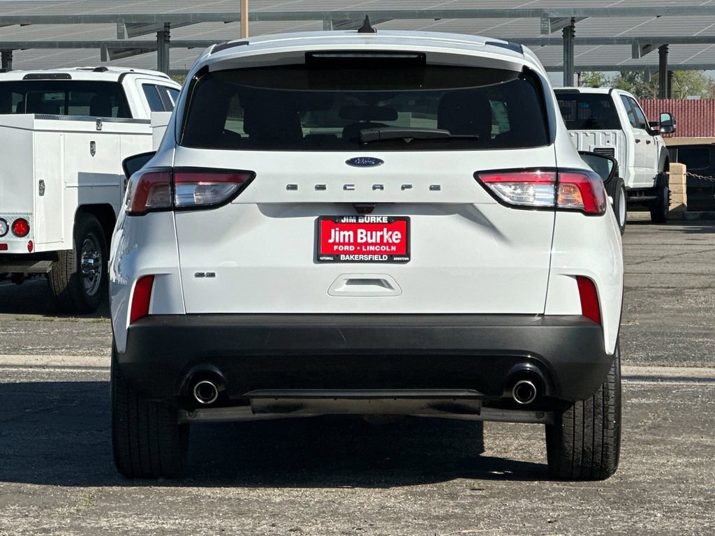 Certified 2022 Ford Escape SE w/ SE Sport Appearance Package image 4