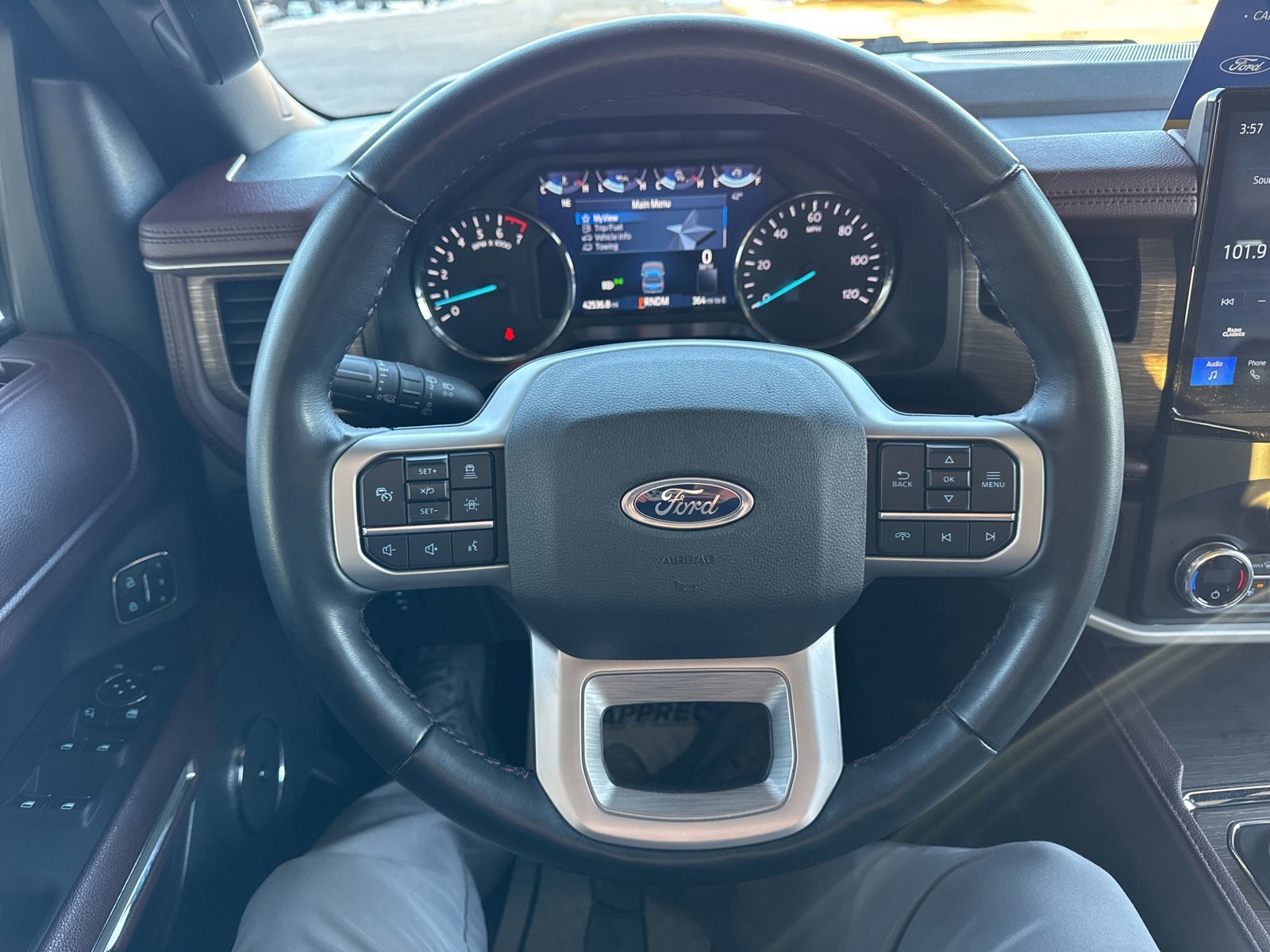 Certified 2023 Ford Expedition Limited image 29