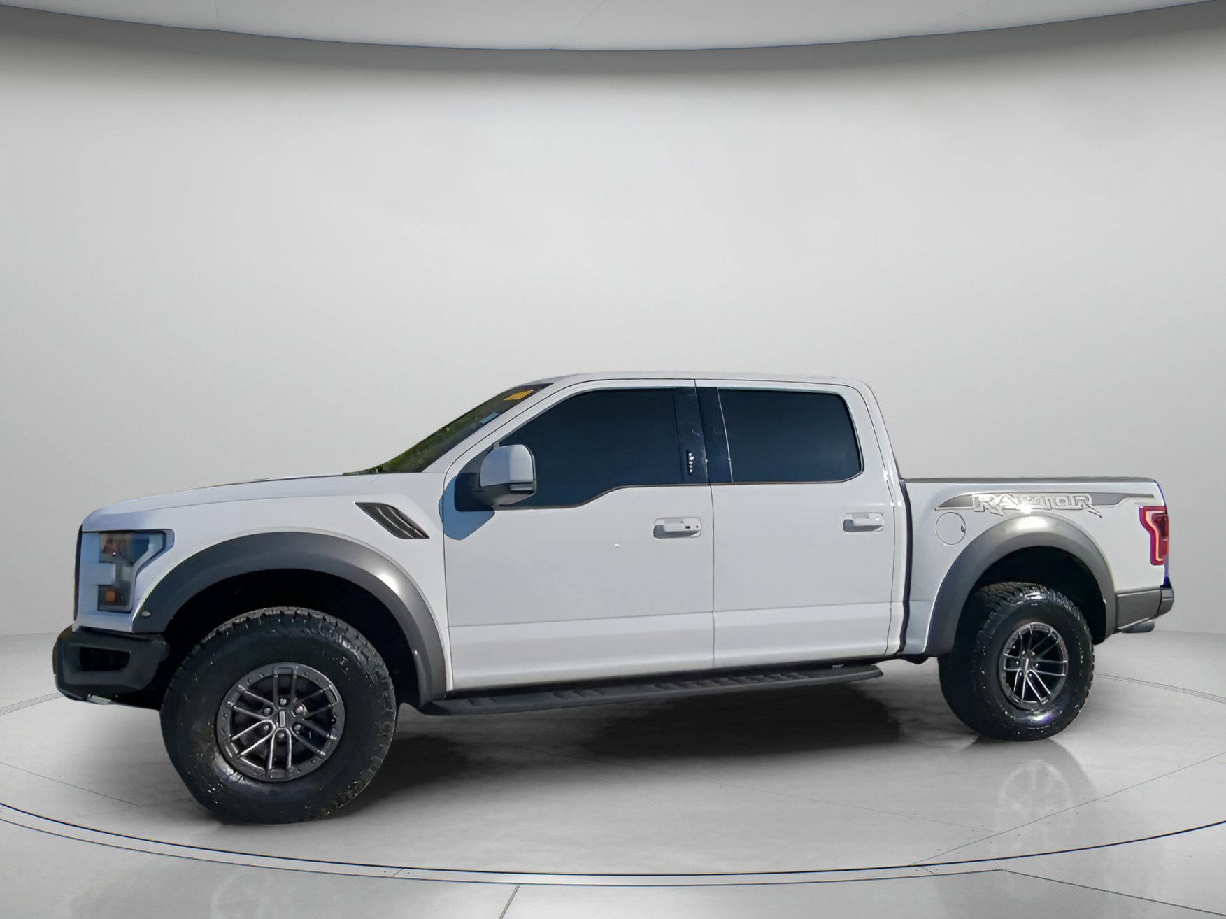 Certified 2019 Ford F150 Raptor w/ Equipment Group 802A Luxury image 7