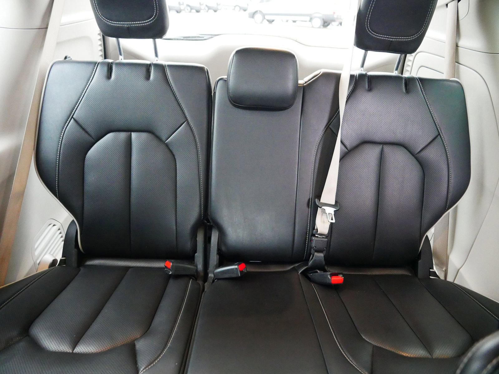 Used 2023 Chrysler Pacifica Limited image 23