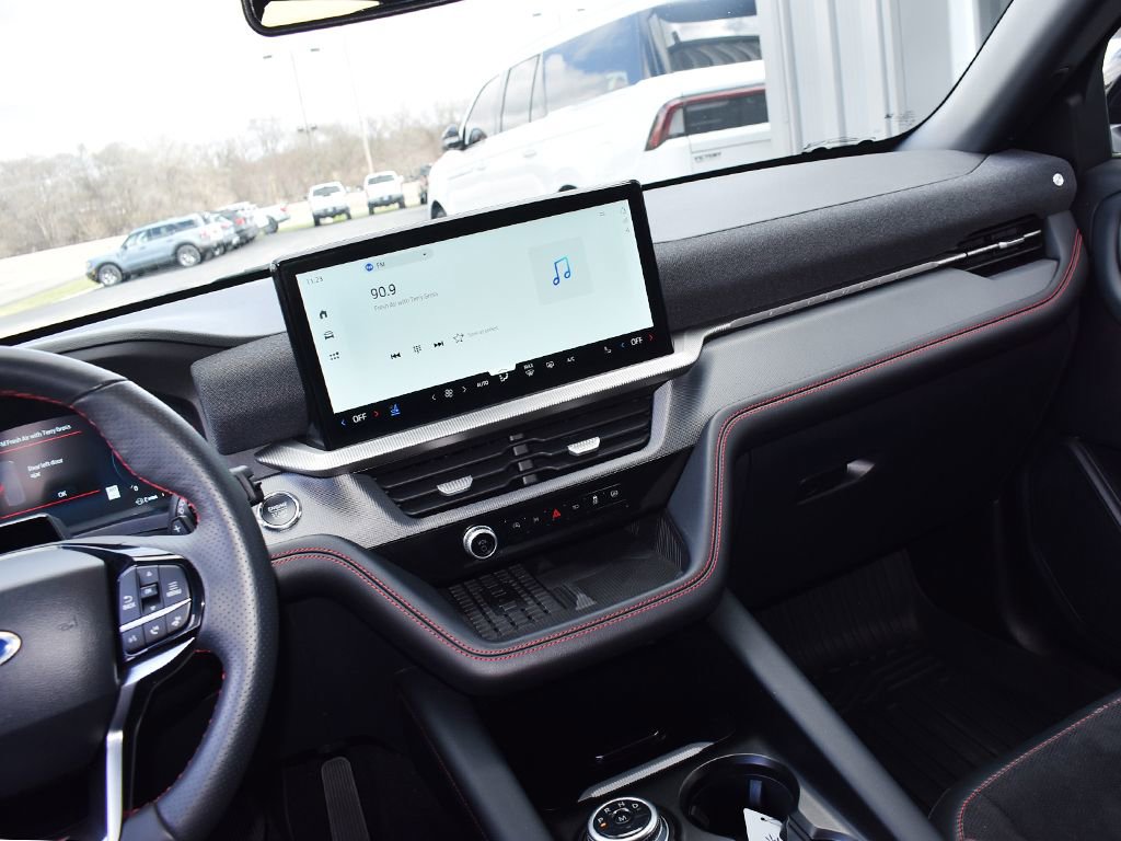 Certified 2025 Ford Explorer ST AWD/4WD image 17