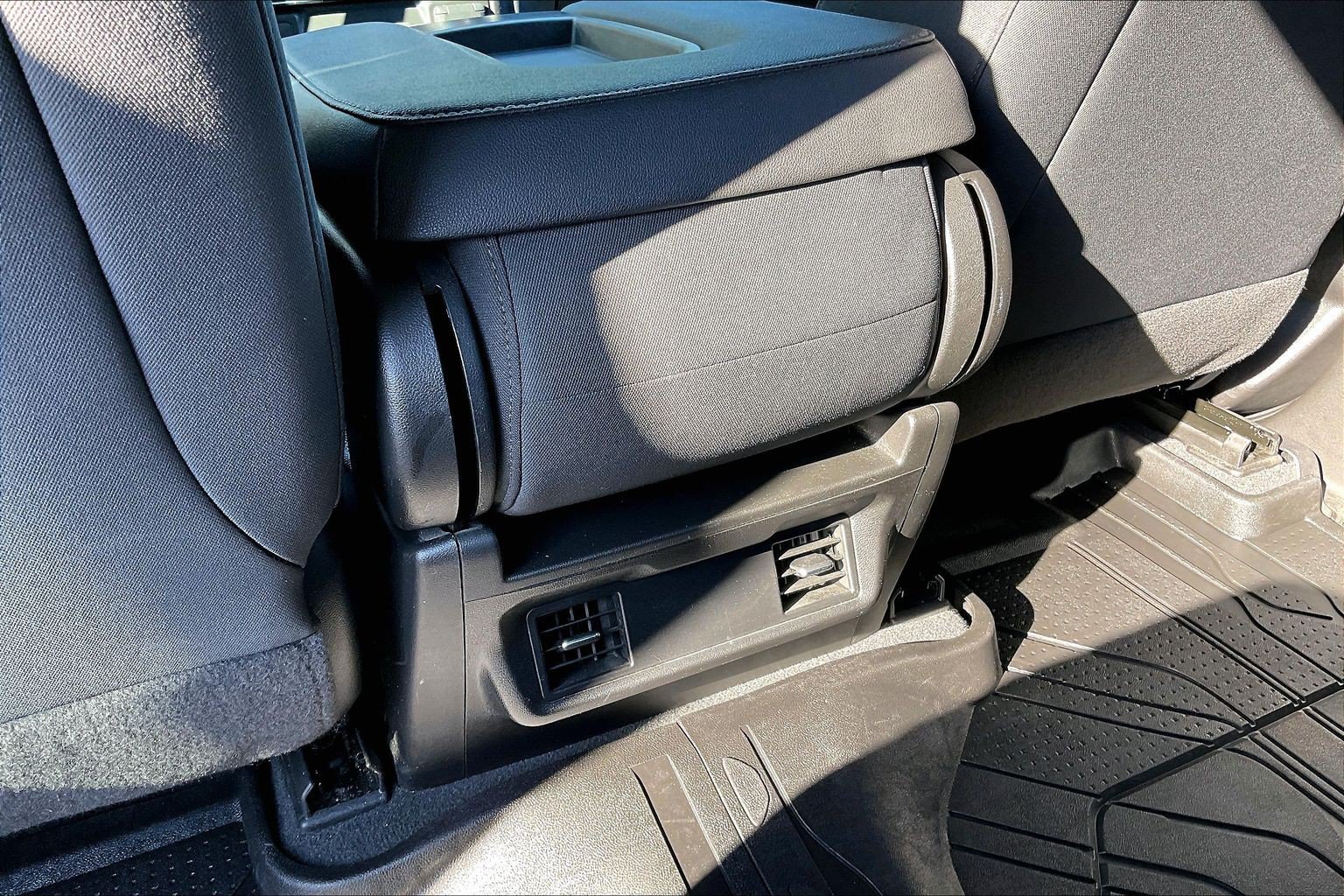 Used 2021 Chevrolet Silverado 1500 Custom AWD/4WD image 34