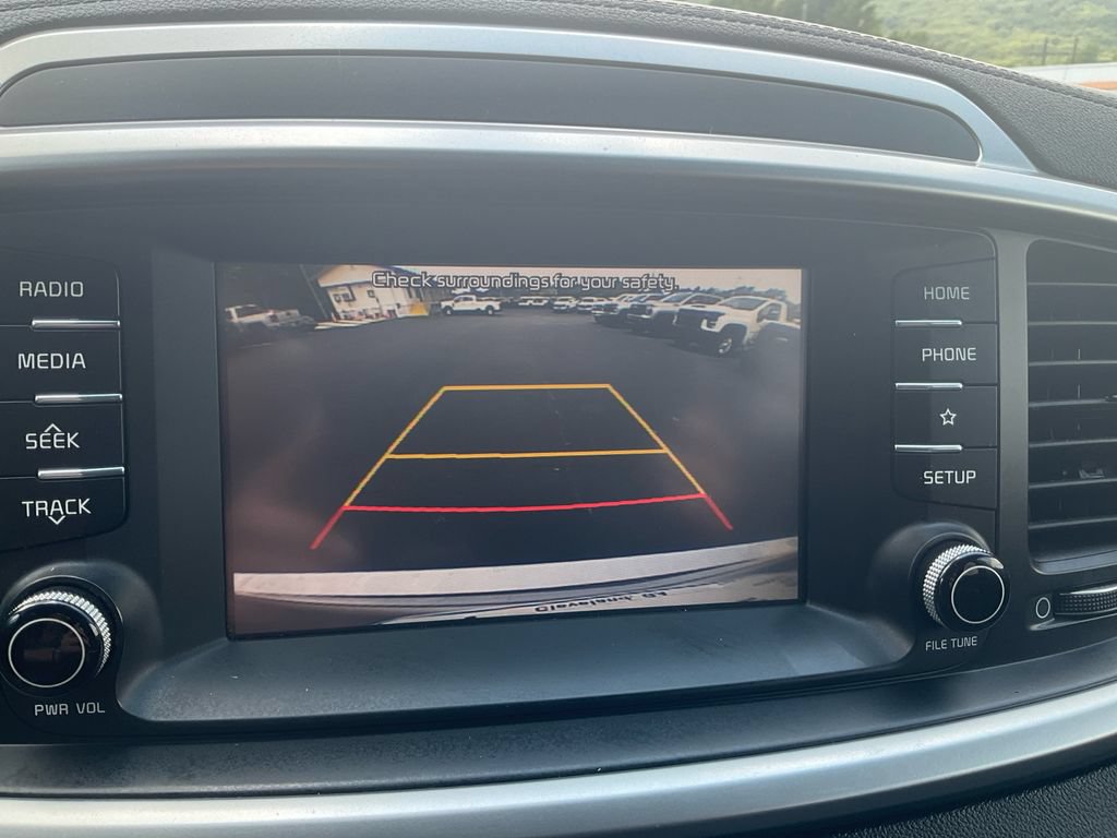 Used 2020 Kia Sorento LX FWD image 25