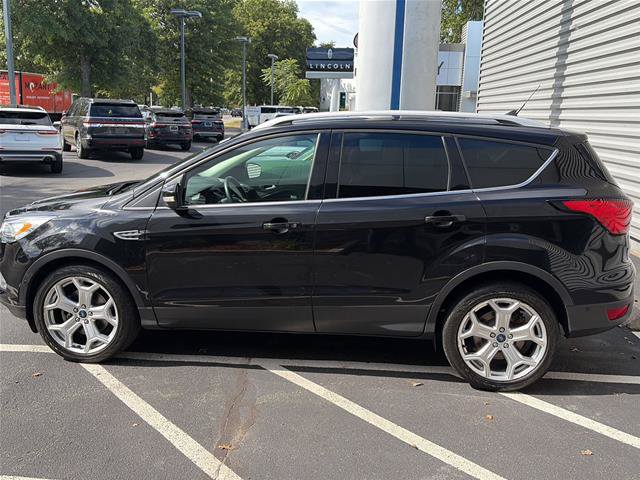 Certified 2019 Ford Escape Titanium AWD/4WD image 2