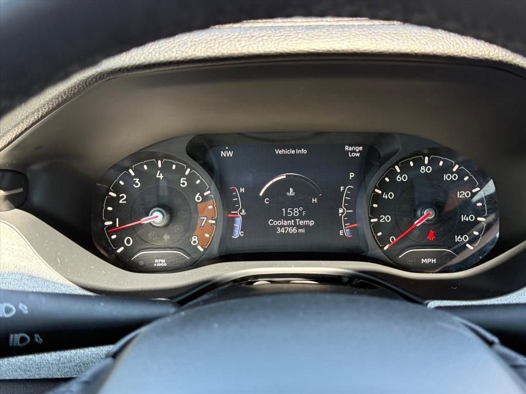 Used 2023 Jeep Compass Latitude AWD/4WD image 21
