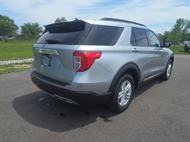 Certified 2023 Ford Explorer XLT w/ Equipment Group 202A AWD/4WD image 8