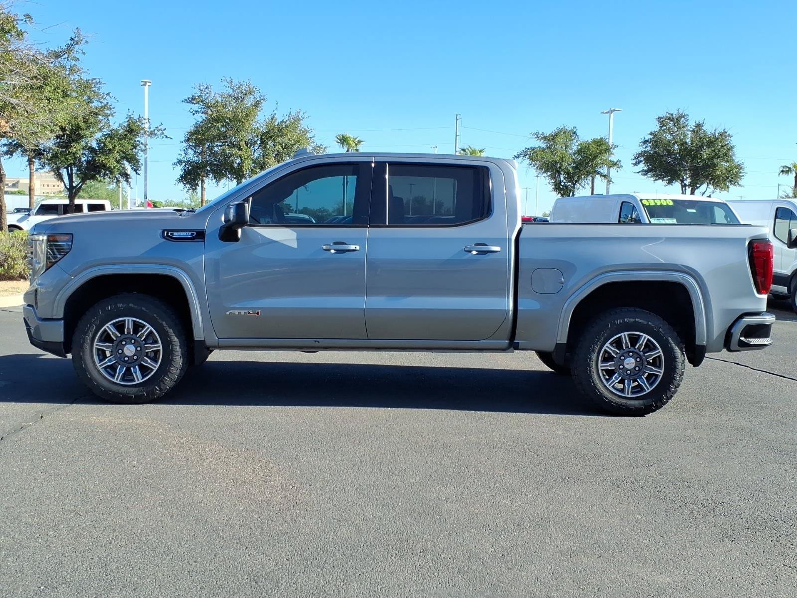 Used 2024 GMC Sierra 1500 AT4 w/ Technology Package AWD/4WD image 2