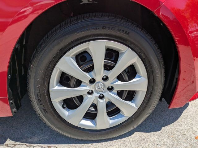 Used 2020 Toyota Corolla LE image 10