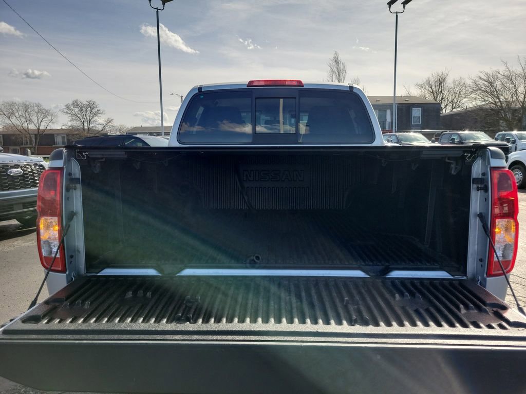 Used 2017 Nissan Frontier SV image 10