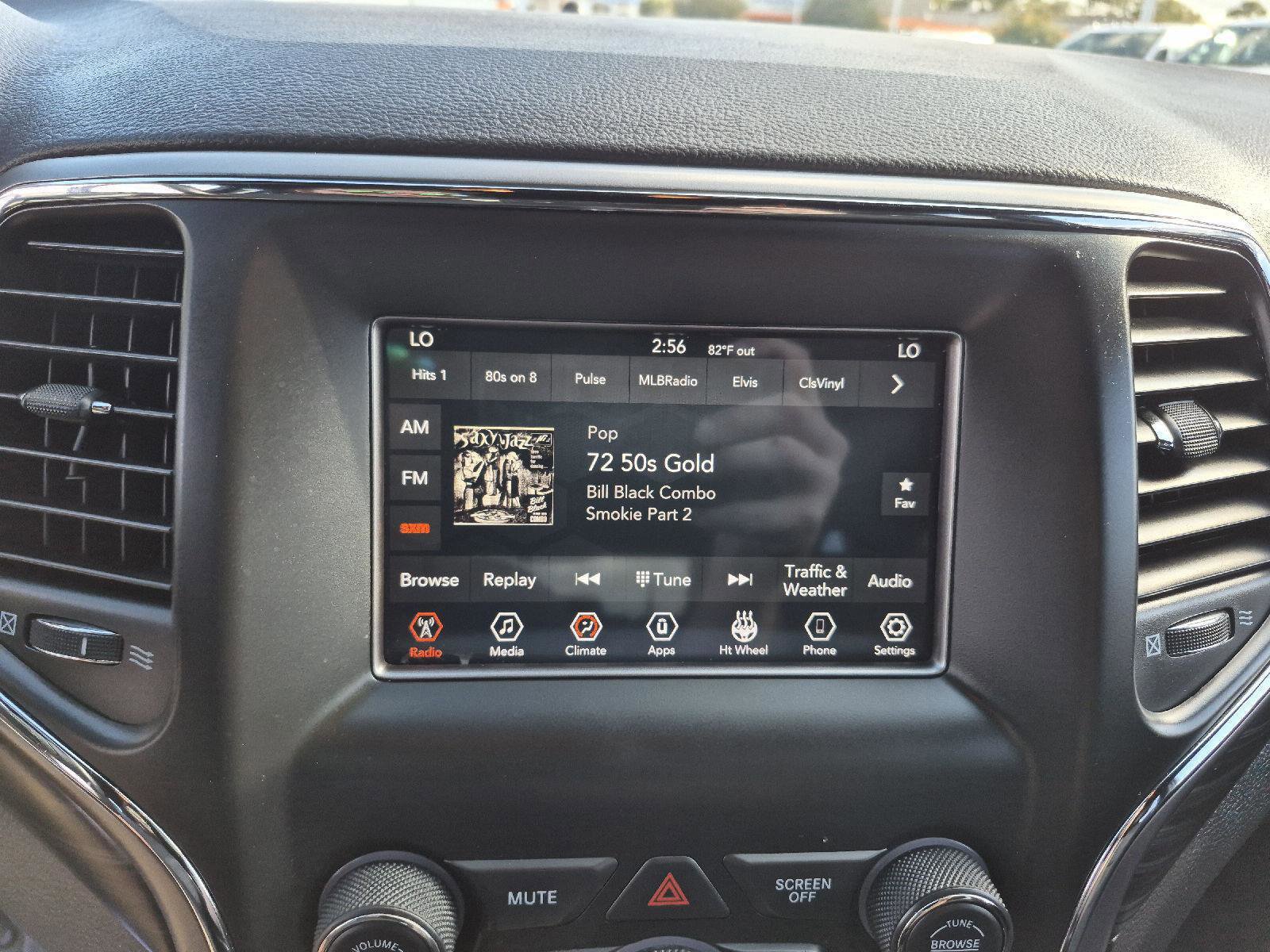 Used 2019 Jeep Grand Cherokee Laredo image 18