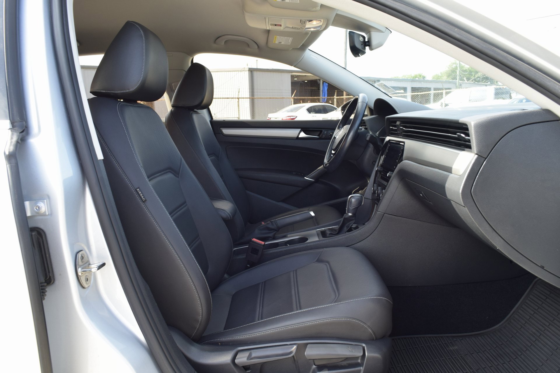 Used 2020 Volkswagen Passat 2.0T SE image 23