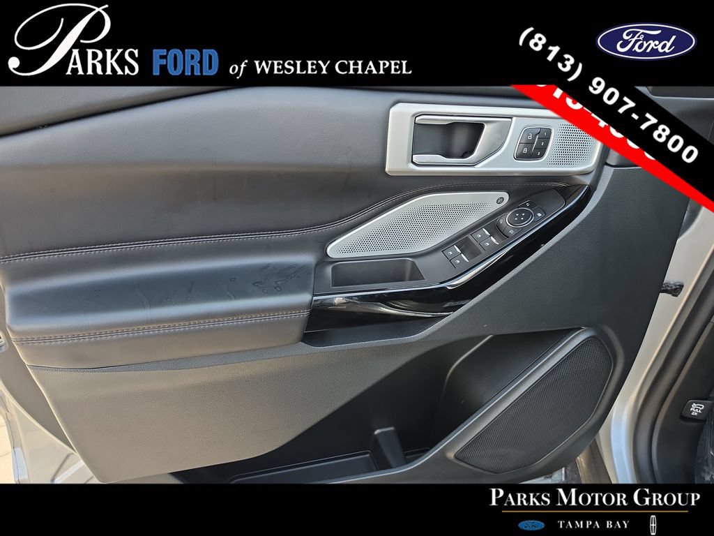 Certified 2023 Ford Explorer Platinum w/ Technology Package AWD/4WD image 17