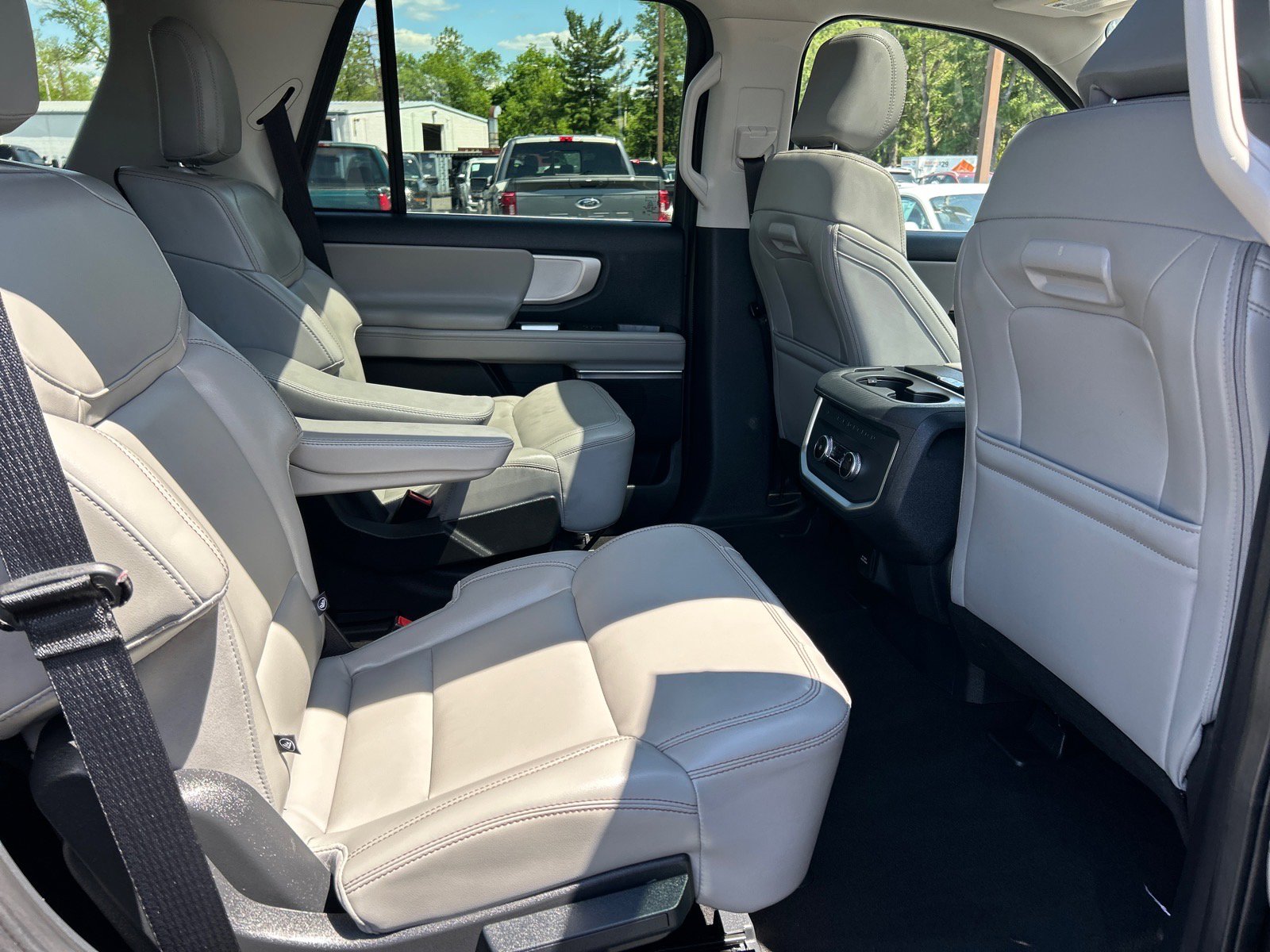 Certified 2025 Ford Expedition Active AWD/4WD image 21