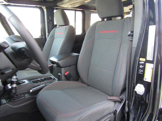 Used 2025 Jeep Wrangler Unlimited Rubicon w/ Convenience Group AWD/4WD image 17
