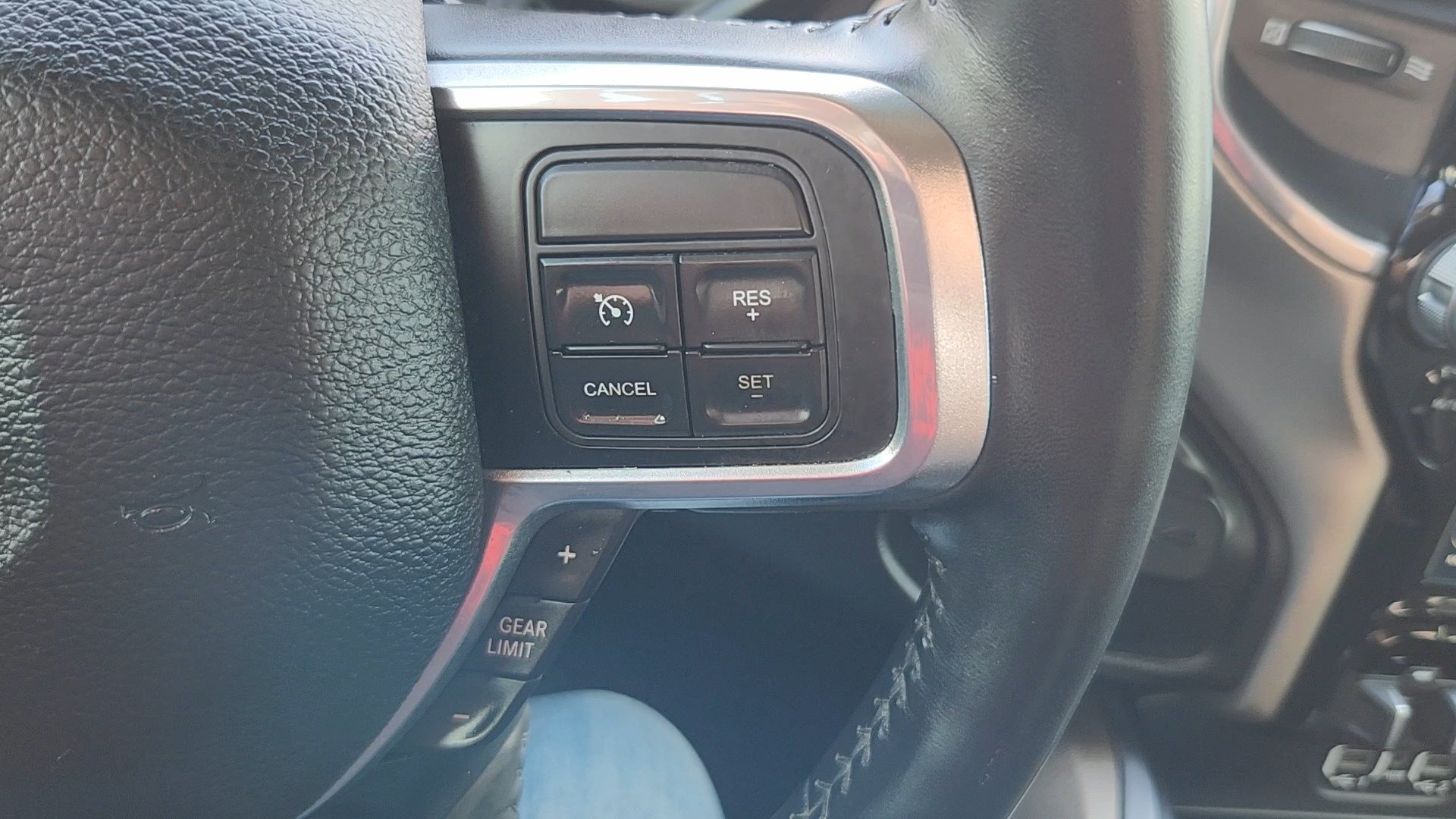 Used 2021 RAM 3500 Laramie AWD/4WD image 12