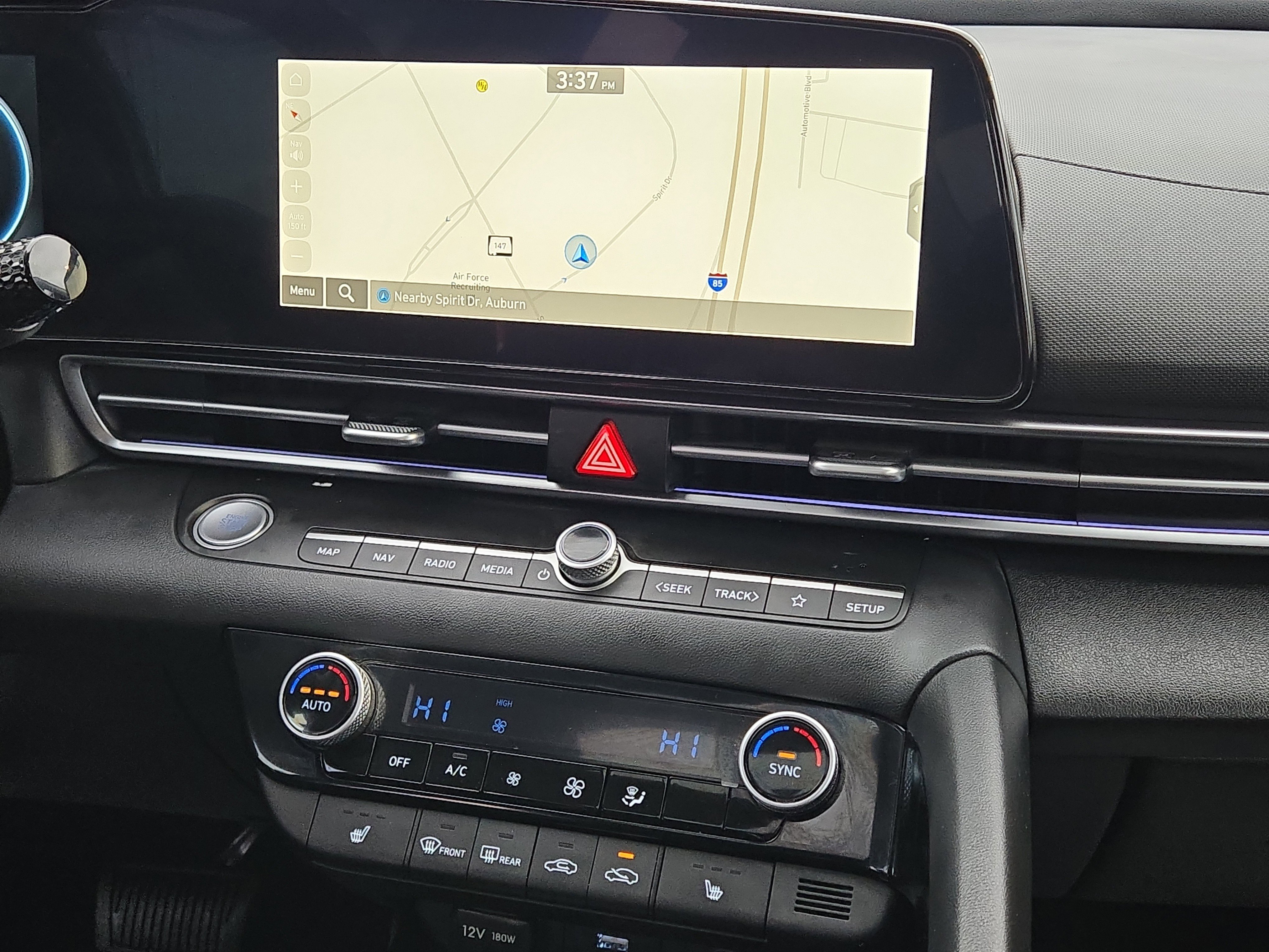 Used 2025 Hyundai Elantra SEL image 17